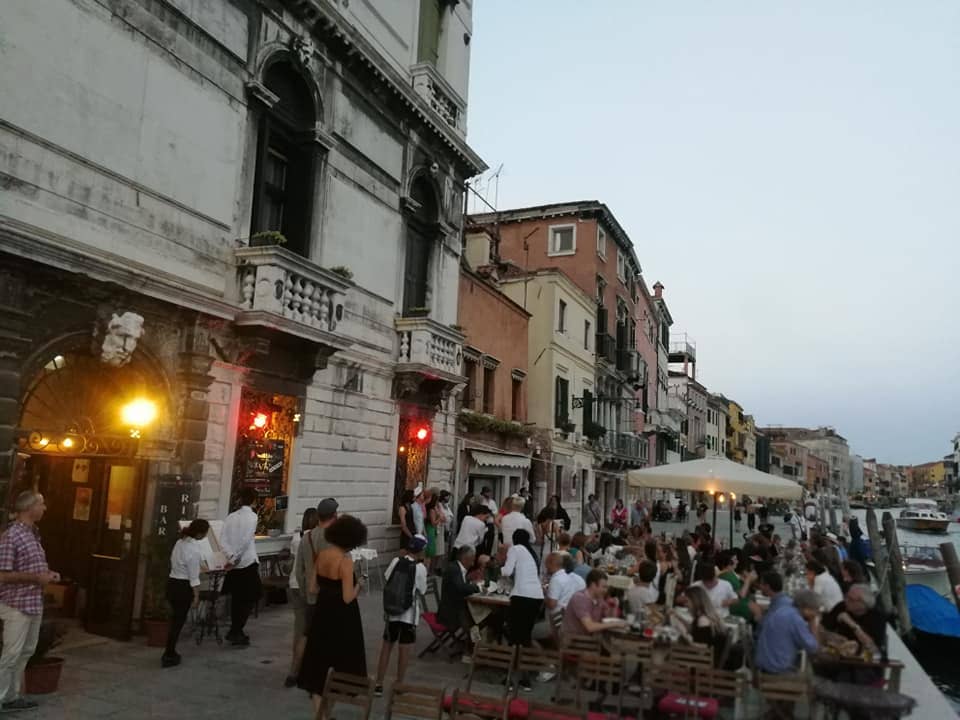 aprire-un-locale-notturno.jpg